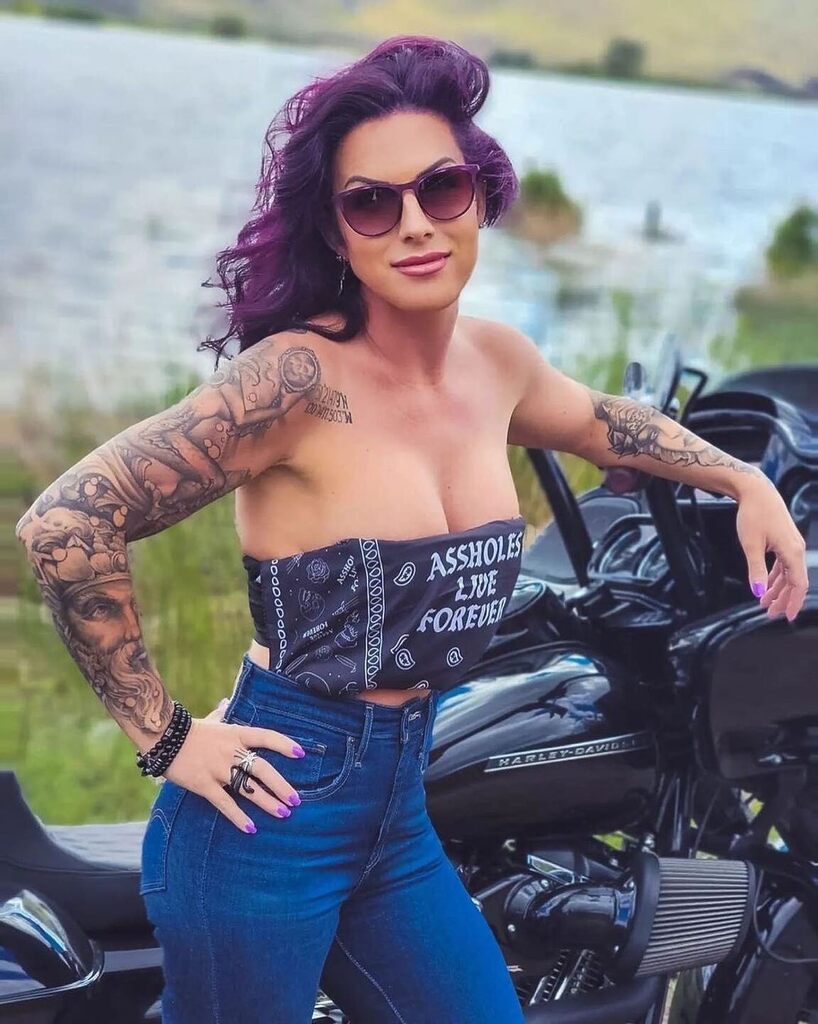 HaywireHD's tweet photo. #Motorcycles #prettylady #tats https://t.co/TMtBNGxy0m