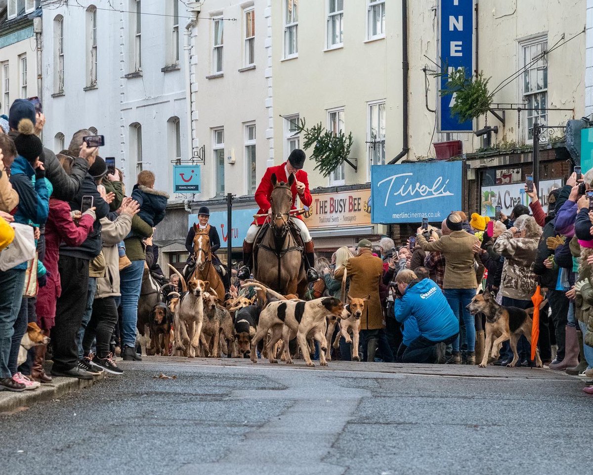 lurcherwork's tweet photo. Tiverton Foxhounds
#foxhounds #boxingdaymeet #trailhunting #englishtradition #huntingphotography https://t.co/Xe2AdEyk7j