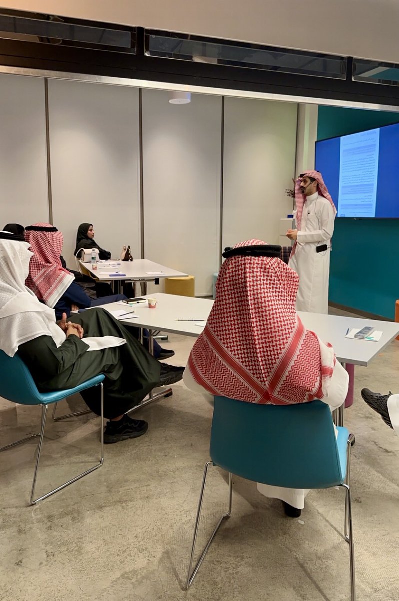 tamzan_init's tweet photo. لقطات من اليوم الأول من الورشة التفاعلية تحت عنوان :

مهارات الترافع و إعداد المذكرات 
يقدمها المحامي / محمد المري
@ALMARRI_M7MD 

 #تمزان_القانونية https://t.co/pjoxWBS6z0