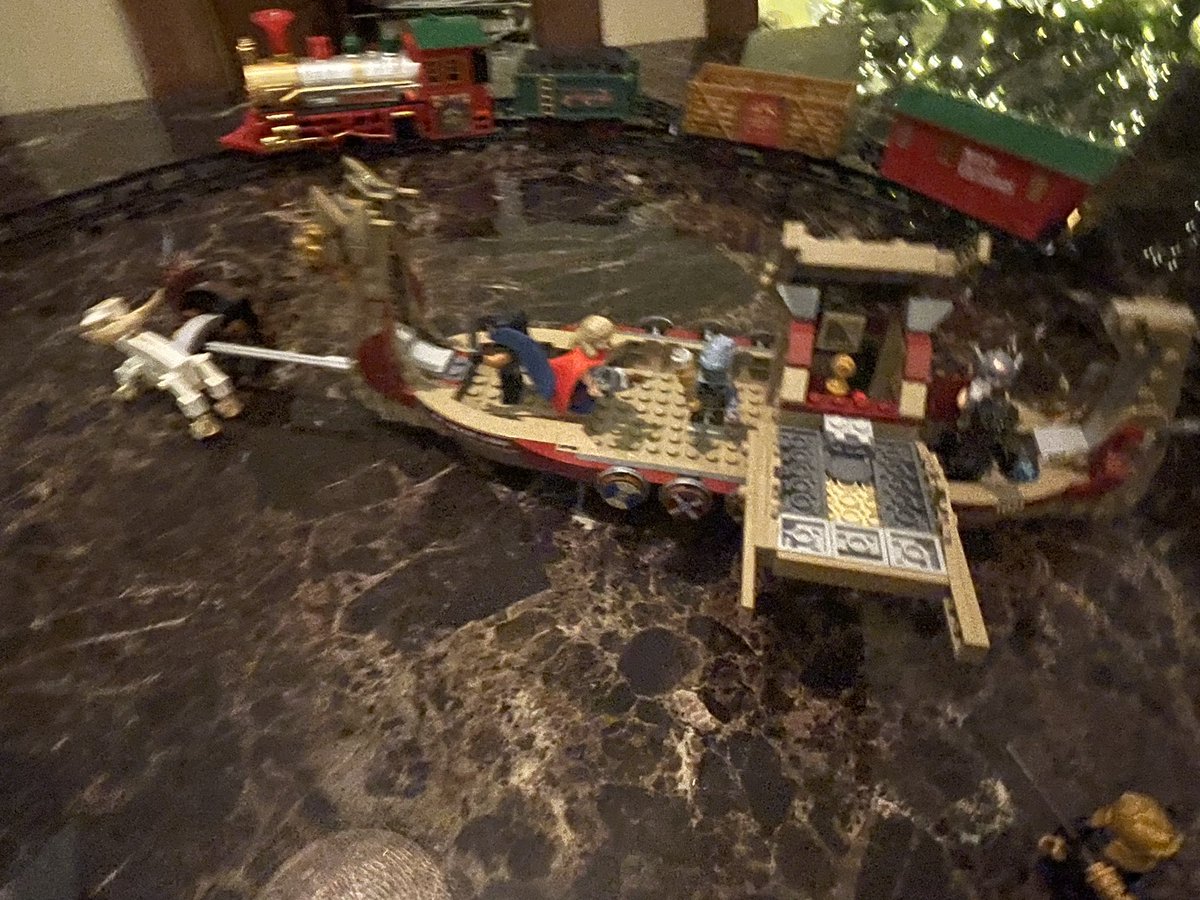 LizG_123's tweet photo. Boxing Day is for Lego building #legobuildday #BoxingDay https://t.co/MgVpaaGqDR