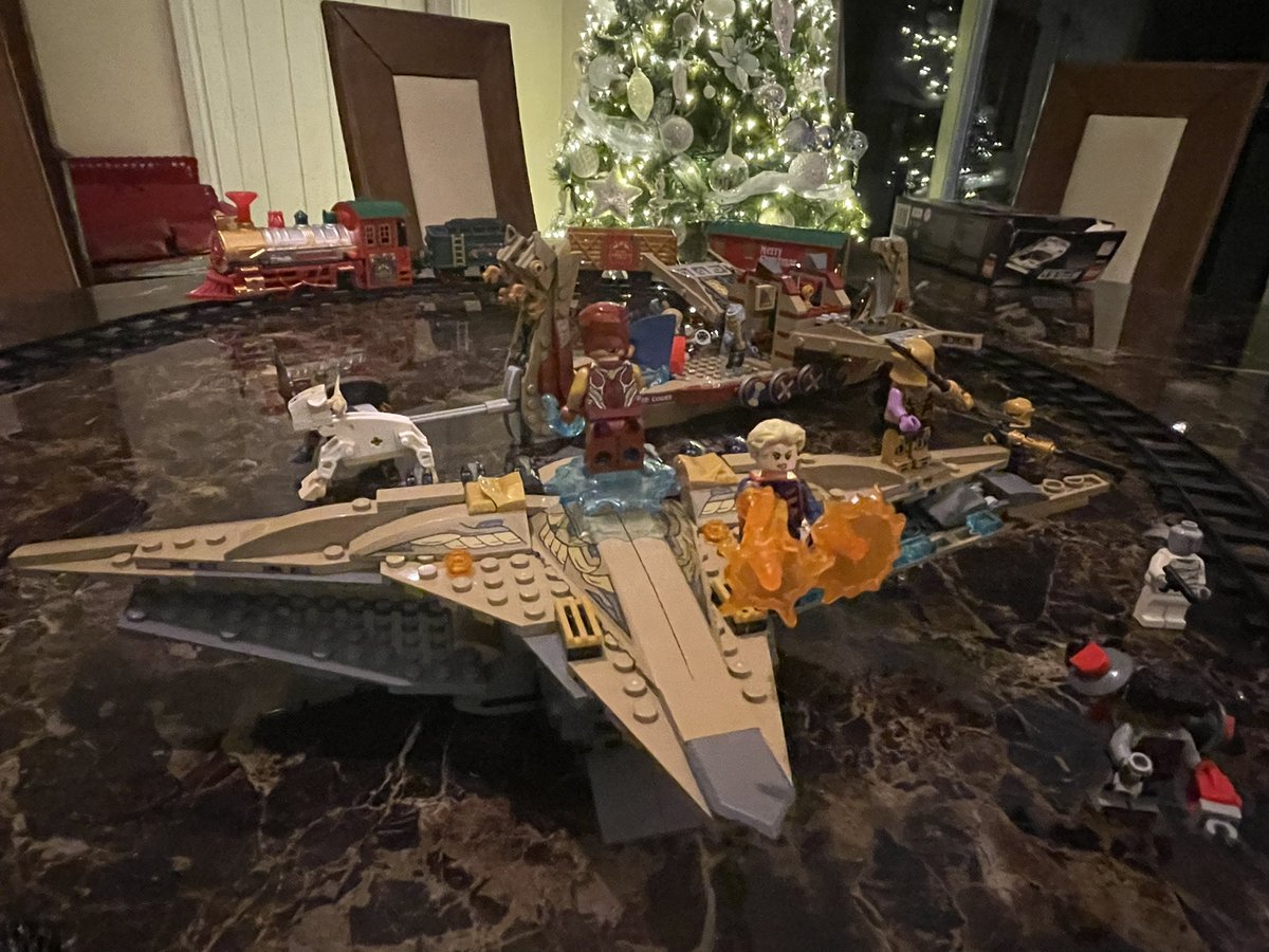 LizG_123's tweet photo. Boxing Day is for Lego building #legobuildday #BoxingDay https://t.co/MgVpaaGqDR