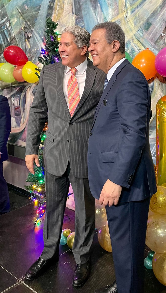 AlexisFRADERA's tweet photo. Felicitando, hoy en su cumpleaños, a nuestro Presidente y Líder Leonel Fernández, seguro Presidente de la República en el 2024!!!! @leonelfernandez @fpcomunica https://t.co/HJTU6HDqF7