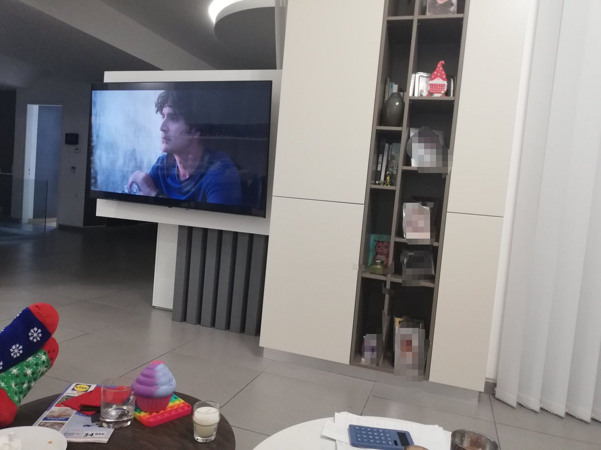 sergiou_ch's tweet photo. Christmas Mood... 
#Maestro #Netflix #movietime
#happyfamilymoments https://t.co/z99lV4hT2H