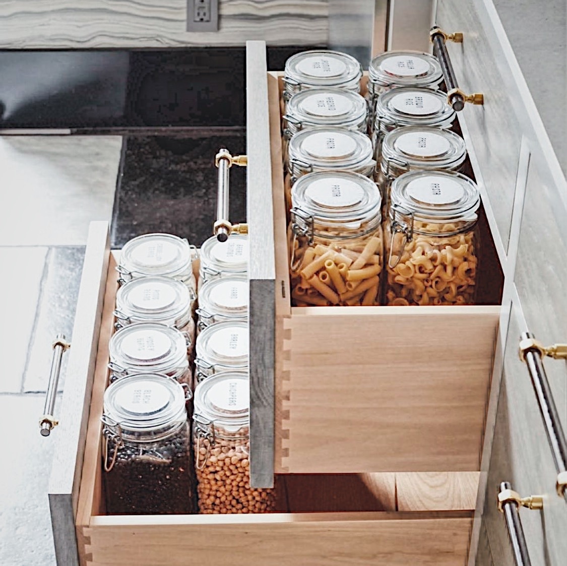 2023 goals: 

- less clutter 
+ more joy

- less processed food
+ more quick cooking from scratch

- less food waste
+ more $$$ saved on grocery bills

Blisshaus jars &amp; organizing know-how 
make all your goals come true!

Add #elegance &amp; #ecofriendliness to your home