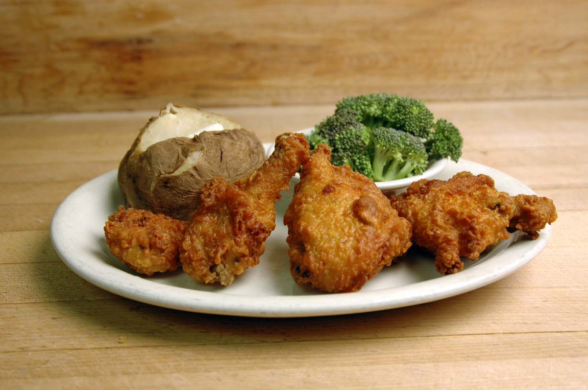 PinPizza's tweet photo. Sweeten up your meal time and dip on into Pinocchio’s Restaurant to try our deliciously flavorful Honey Dipped Chicken entrée 🍯 😋 🍗

You definitely do not want to miss out on this crispy, golden brown chicken goodness!  

#DishPromotion #HoneyDippedChicken #Chicken #Entree https://t.co/BIsNKLDIZk
