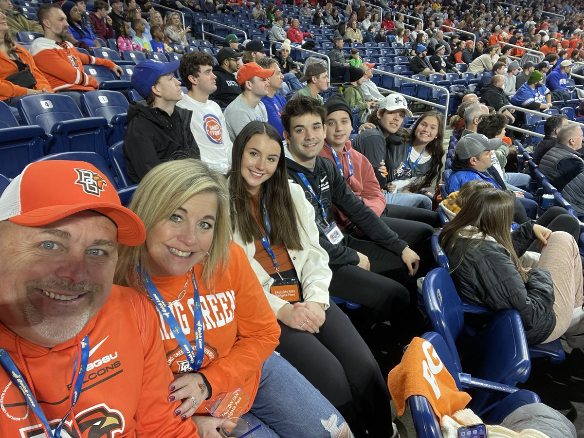 Titleguy9's tweet photo. Go Bowling Green!!
#QLB2022 https://t.co/hTW7hPmlKR