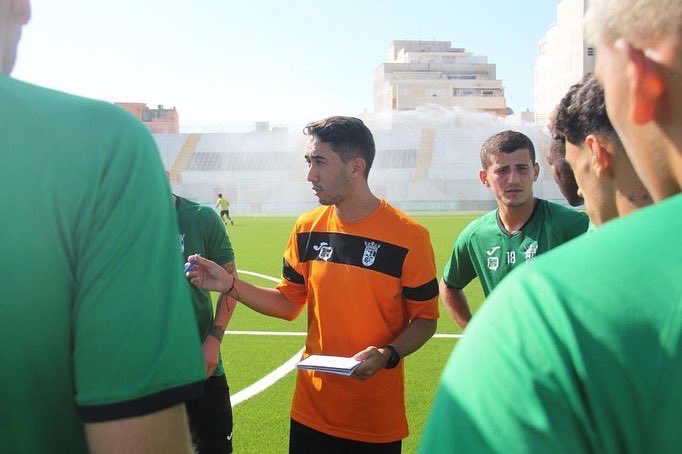 ADCeuta_FC's tweet photo. ¡Muchas felicidades @AlvaroRami97 en el día de tu cumpleaños! 🥳

La familia de la AD Ceuta FC, te desea un día muy feliz 🤩🥰

#SiempreADCeutaFC ⚪️⚫️ https://t.co/QaZ0wyUmkY
