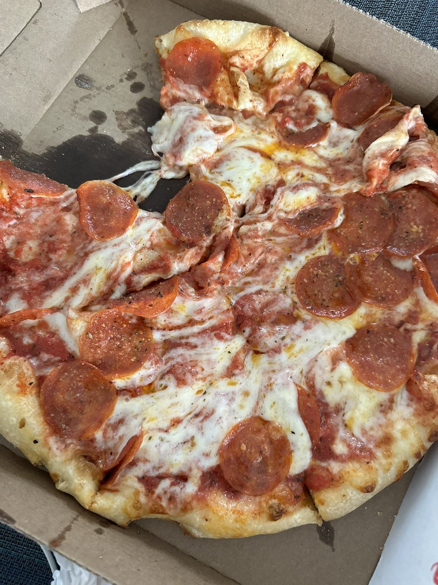 nettieg11's tweet photo. @DionsPizza  I think you need to train the kids in your stores better.  Tried to give pieces to my kiddos and it was a messy experience https://t.co/wbXogbNH77
