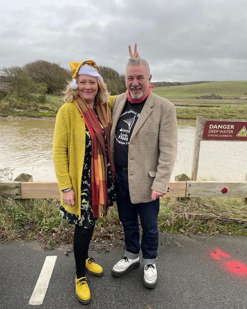 Shingle_beach's tweet photo. Bunny ears are never not funny #cuckmereriver #christmasday https://t.co/9RwJgwyafg
