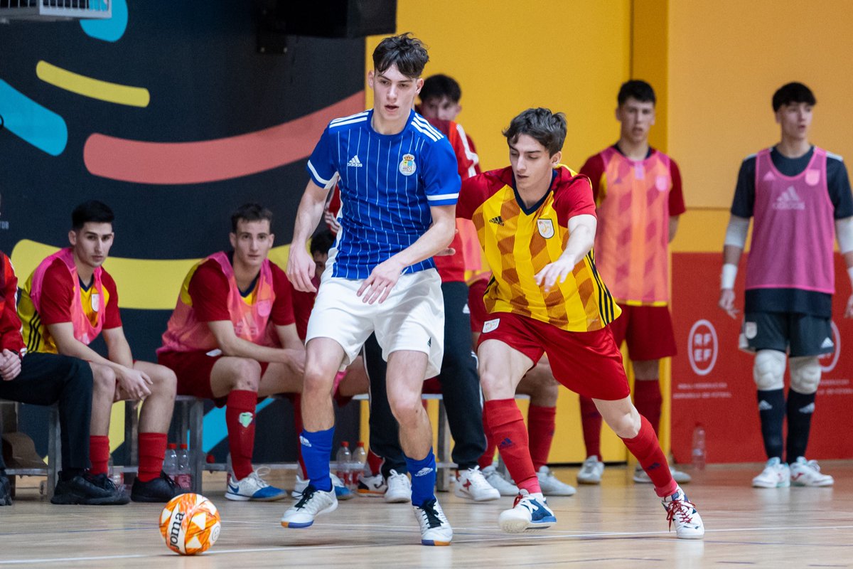 FCF_CAT's tweet photo. 40’ | 1 - 2 | FINAAAAAAL A TORREDEMBARRA! Catalunya guanya 1⃣ a 2⃣ davant @futbolaragon 

⚽️ Victòria treballada amb emoció i nervis fins al darrer instant.

🟡🔴 Som-hi Catalunya ❗️

#CampionatsEspanyaFS https://t.co/ywQYi1odkB