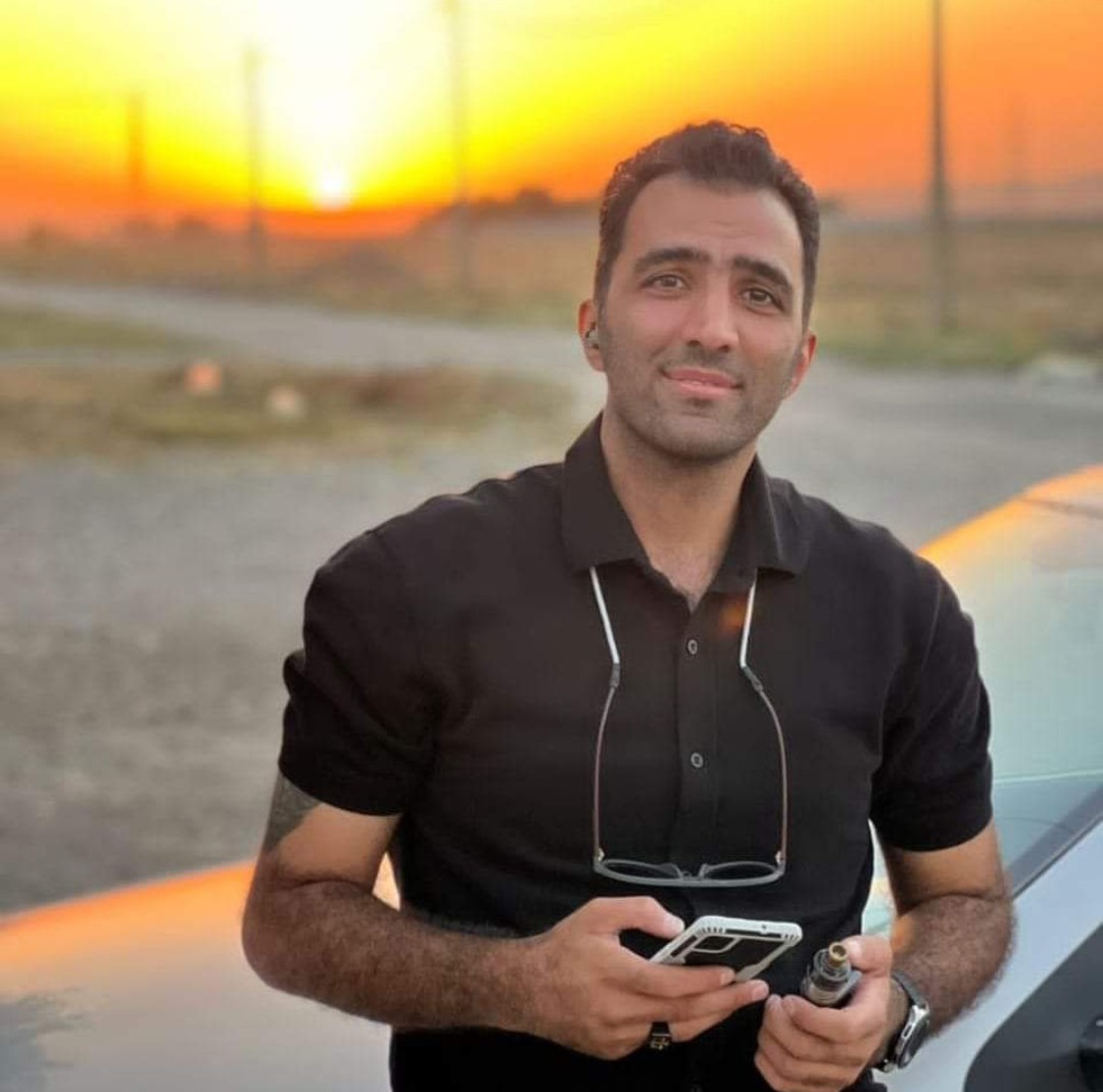 HichkasOfficial's tweet photo. #RaminPouramin (#رامین_پورامین), kidnapped by IR, is under torture. It appears he's charged with "War Against God" which carries death penalty.

10s of thousands of freedom fighters like Ramin are in danger.

The Free World must CUT TIES with IR &amp; PUT MAX PRESSURE.

#MahsaAmini https://t.co/3swrlur8Xm