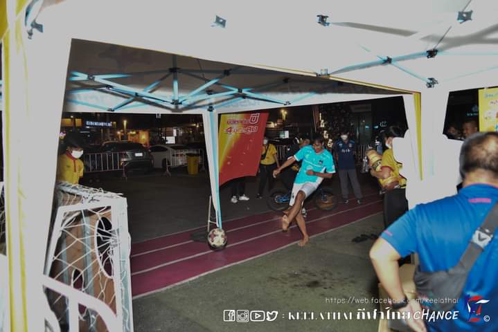 ภาพบรรยากาศ การถ่ายทอดสดฟุตบอล AFF Mitsubishi Electric Cup 2022 ระหว่าง ไทย พบ ฟิลิปปินส์ ณ ลานกิจกรรม Stadium One
#AFFMitsubishiElectricCup2022
#ฟุตบอลทีมชาติไทย
#keelathai
#กีฬาไทย
#klt