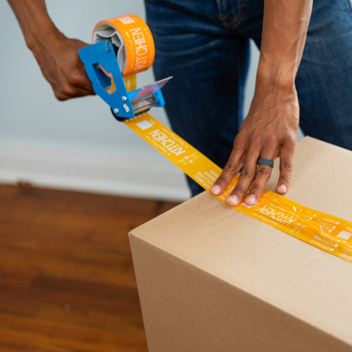 PointStorage's tweet photo. Remember to clear up all that clutter before your family comes over for the holidays. You'll want a clean looking home to leave more space for gifts and presents! https://t.co/159htra6cf