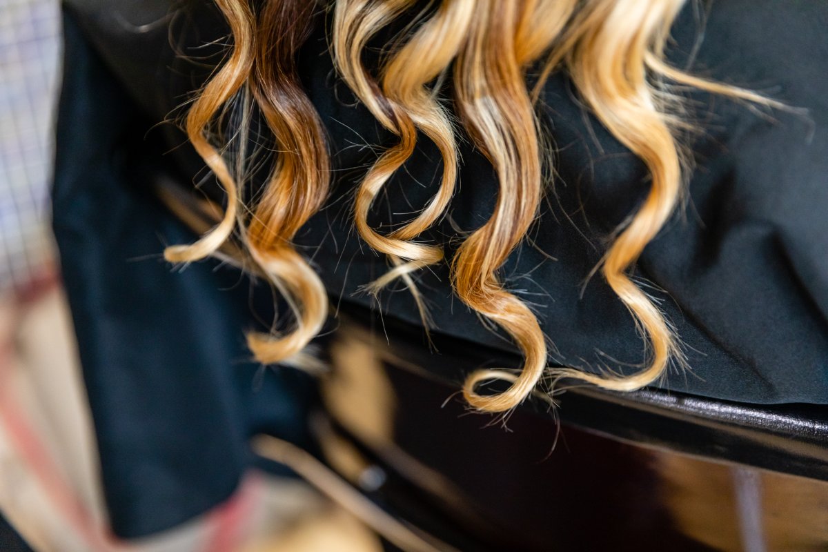 LoveHairCO's tweet image. After Christmas comes the new year, and it&apos;s only right to stun everyone at the NYE parties. Get your last-minute appointments in now by calling us at (303) 690-4247. #GreenBusiness #ColorAndDesign #Aurora