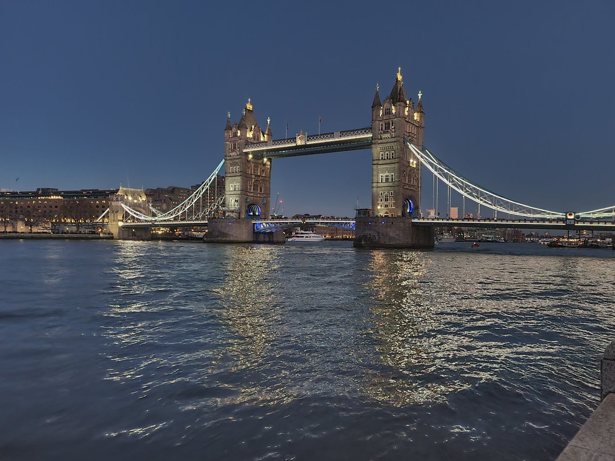 WillCardale4536's tweet photo. 53 miles/85.2km along the Thames path in 2022 along various sections of @ThamesPathNT
Next challenge Tower Bridge to the Thames barrier!
Why not try the route alongside the glorious River Thames?!
#hikingadventures #metropolitanwalkers #rambles #thamespath #thamesriverside https://t.co/B9E4b4LcQa