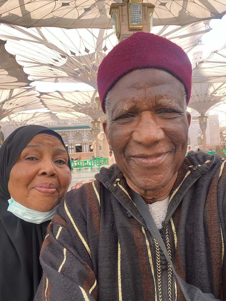 My dad took my mom to Umrah for her birthday ( Dec 25) and I just…. Look at them 🥹🥹🥹🥹🥹