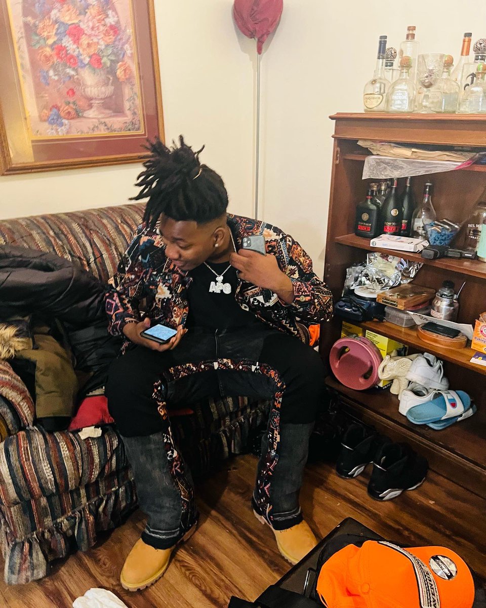 LiPete8's tweet photo. Thru The Darkest Times I Still Manage To Shine ✨ 🐶🖤
#FreePhat
#SouthOrNun https://t.co/rqXM8xzFKB