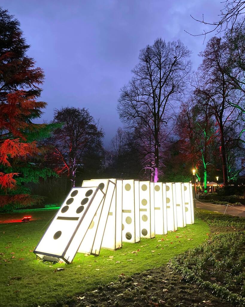 wingertsdaily's tweet photo. Domino.

#ffm #frankfurt #frankfurtammain #igffm #igersfrankfurt #palmengarten #frankfurtdubistsowunderbar #domino #winterlichter https://t.co/yxxjghpBwK
