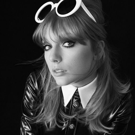 hourlyswift's tweet photo. https://t.co/KMQ4w7AYZx