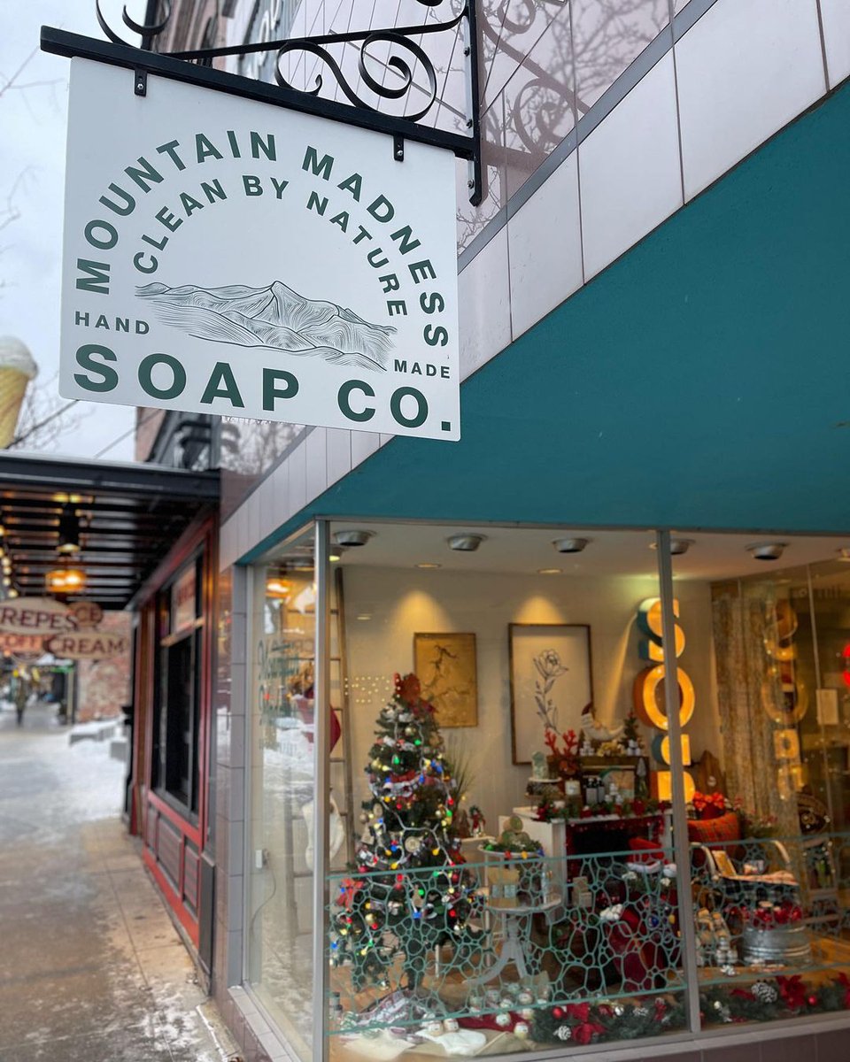 CdASoap's tweet photo. Thank you for bringing joy and magic to the season - we hope your holiday weekend is merry and bright. 🎄

#MountainMadnessSoap #CleanByNature #Christmas #HappyHolidays #HandmadeSoap #OrganicSoap #organic #ecofriendly #NaturalProducts #natural #EthicalBusiness #eco #ecobeauty https://t.co/wZXMgBYHkZ