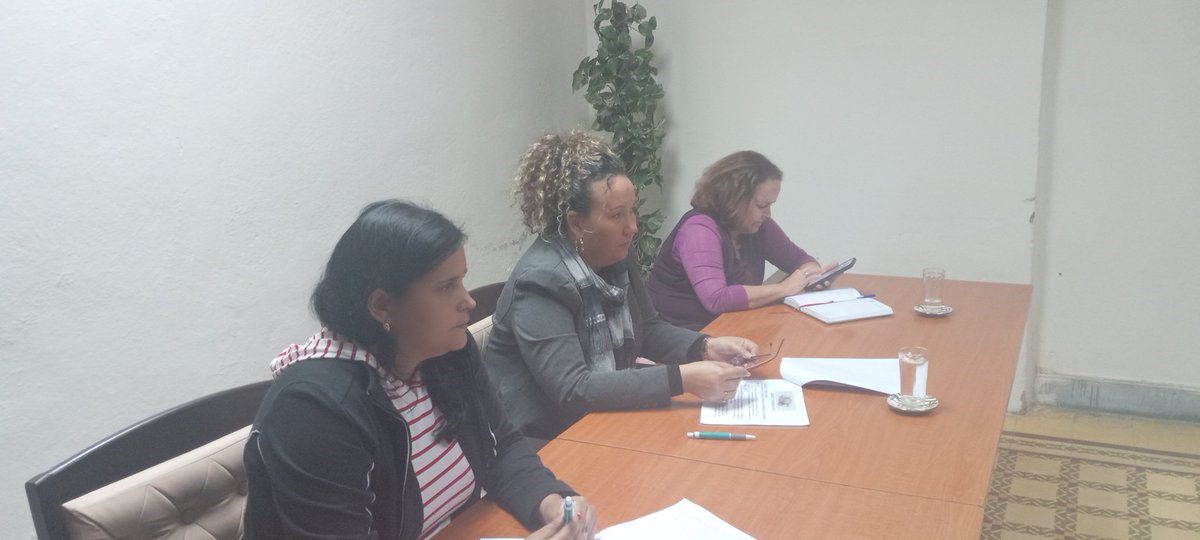 YagenPomares's tweet photo. Excelente encuentro de  @SaludProvincial con el Consejo de Dirección de la @DmsCienfuegos,se discutieron los indicadores del PAMI,el    funcionamiento de los CMF,el uso del presupuesto y el enfrentamiento al delito,las ilegalidades y las indisciplinas
@japortalmiranda
@MINSAPCuba https://t.co/KAyEQ1zmud