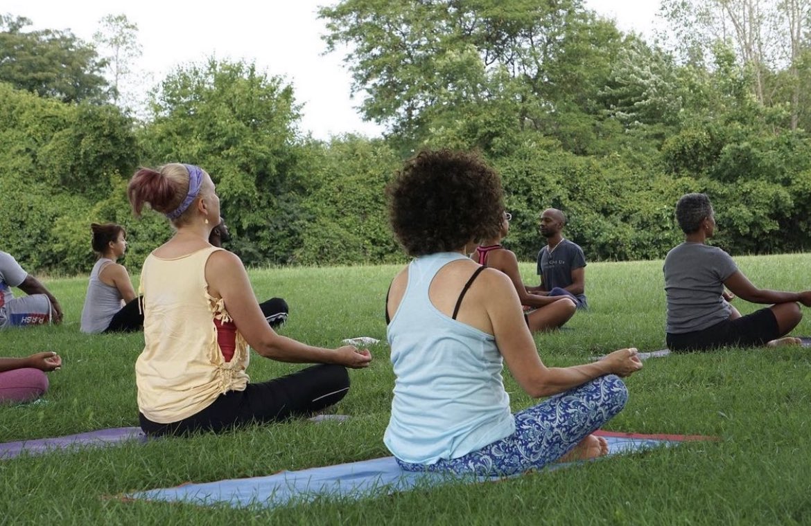YoganicFlow's tweet photo. Yoganic Flow embodies the principle: UMOJA in our commUNITY yoga classes. This is what mindful UNITY in our community looks like ❤️
#Yoga
#Detroit
#YoganicFlow
#KwanzaaYoga
#KwanzaaTime
#Kwanzaa2022
#MotorCityKinara
#DetroitYogaCommunity
#InnerPeaceInnerCityPeace https://t.co/C4ykhT4aB0