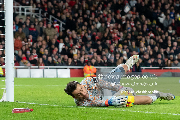Lukasz Fabianski #1 of West Ham United makes a fine save during the Premier League match Arsenal vs West Ham United at Emirate …
<a href="/Arsenal/">Arsenal</a> #arsenal
<a href="/WestHam/">West Ham United</a> #westhamunited
#premierleague #PL #EPL
<a href="/washbrooke/">RW Photography</a>
Sales - pictures@newsimages.co.uk
