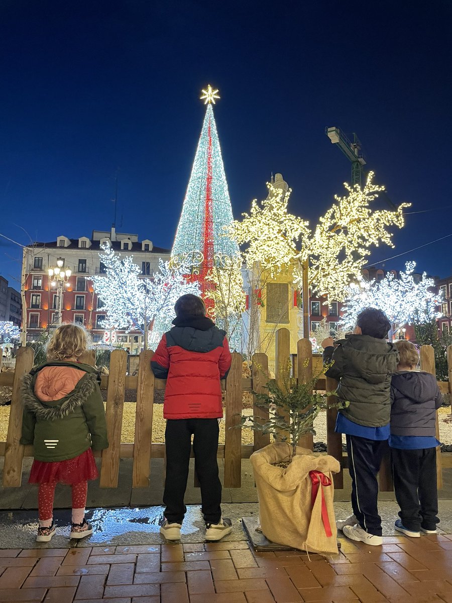 #Mi2022TVE el resumen son ellos… poder estar con sus primos siempre que quieran. Por navidad y el resto del año 🥰 @rachelLondoner <a href="/ROBREDAL/">robredal</a> #familylove