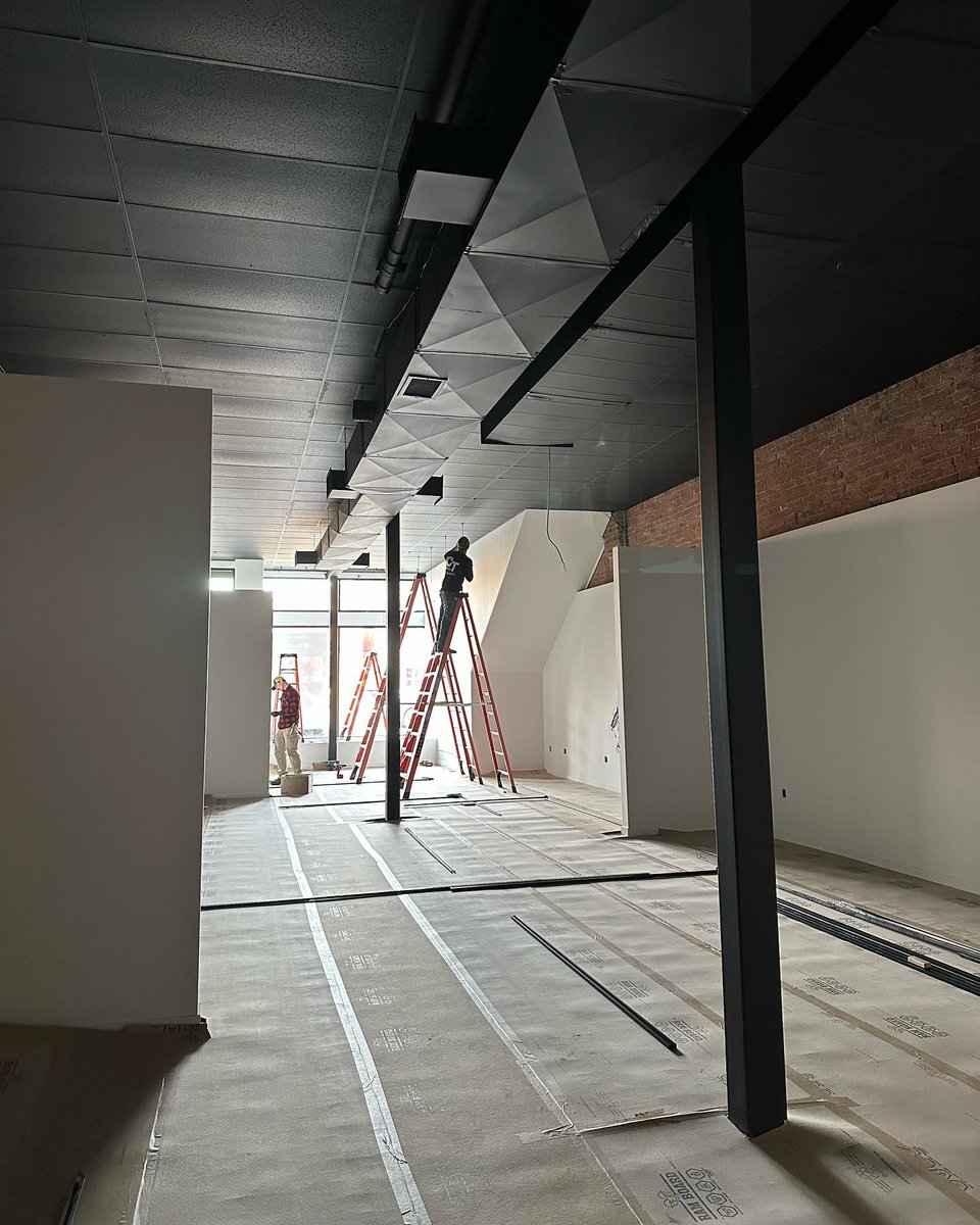 blueraingallery's tweet photo. Durango, CO gallery space in the works! Stay tuned for an opening date!

#blueraingallery #behindthescenes #workinprogress #gallery #artgallery #galleryviews #gallerywall #fineart #durangocolorado https://t.co/917cATDYg5