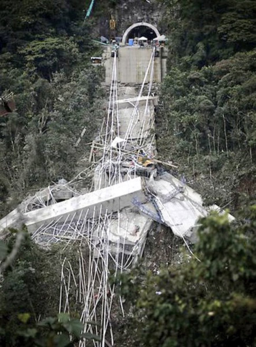 Aporto al debate enviando foto de obra financiada con ahorro pensional administrado por privados, quien perdió aquí ?⁦<a href="/MintrabajoCol/">MinTrabajo</a>⁩ ⁦<a href="/Colpensiones/">Colpensiones</a>⁩ 
pd: Presidente ⁦<a href="/petrogustavo/">Gustavo Petro</a>⁩ fue claro en señalar que no se utilizará pensiones para inversión pública