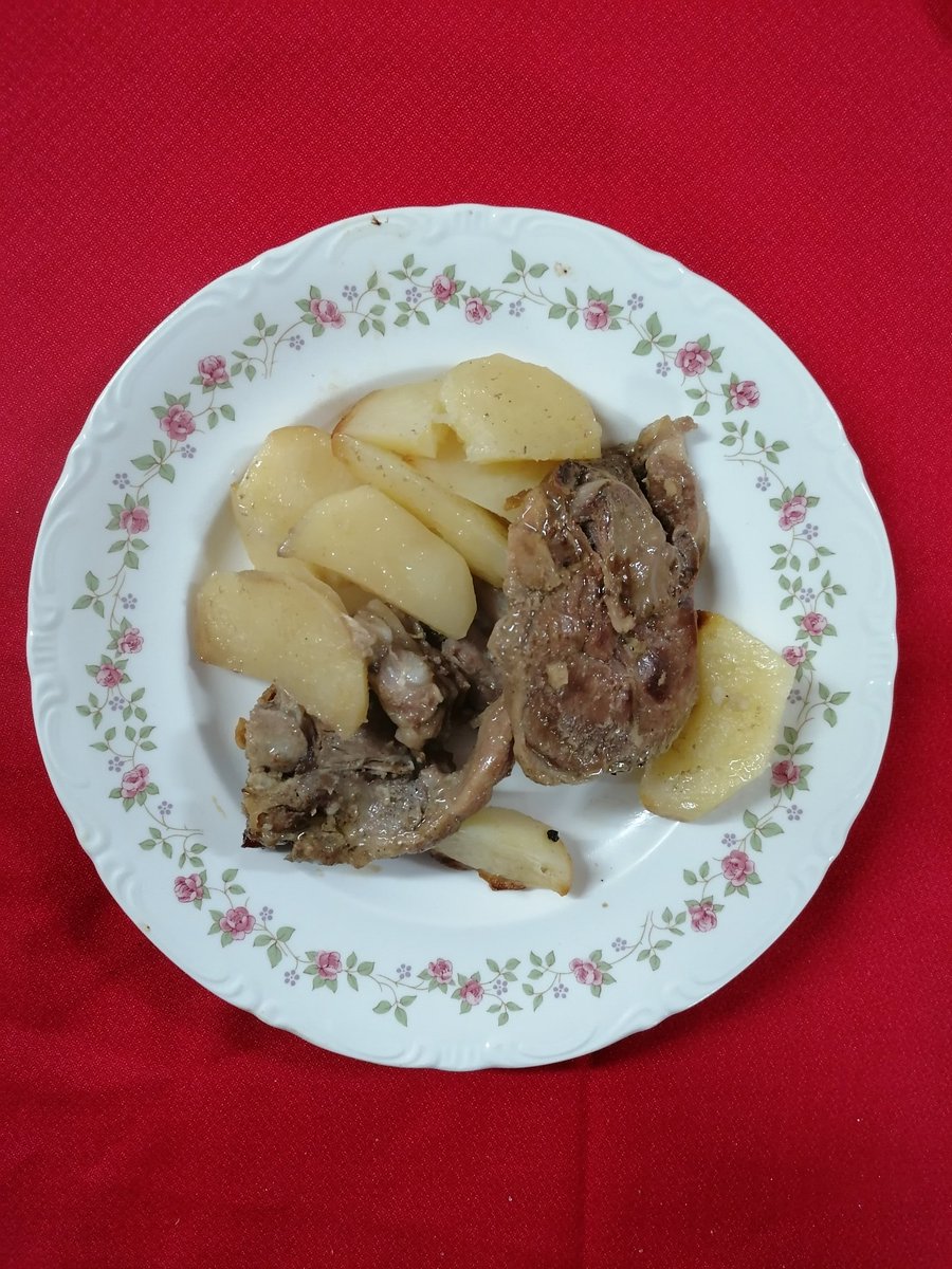 tudmur's tweet photo. Como es Navidad y la sección #InmaterialTudmur 🗣️ es más gastronómica que nunca, parece que algunos todavía os habéis quedado con hambre. @alexxfdez_ nos hace llegar este plato tradicional para Nochebuena en Molina de Segura llamado "lío de carne" o "lío de cordero". ¿Os suena? https://t.co/y8dsSxK0it