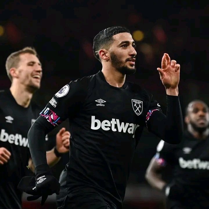Manel74797332's tweet photo. @WestHam @Benrahma2  Tough man 😁🙏❤️🇩🇿🇩🇿🇩🇿🇩🇿🇩🇿🇩🇿🇩🇿🇩🇿🇩🇿🇩🇿🫁🫀🧠 https://t.co/R7oDIqaIRy