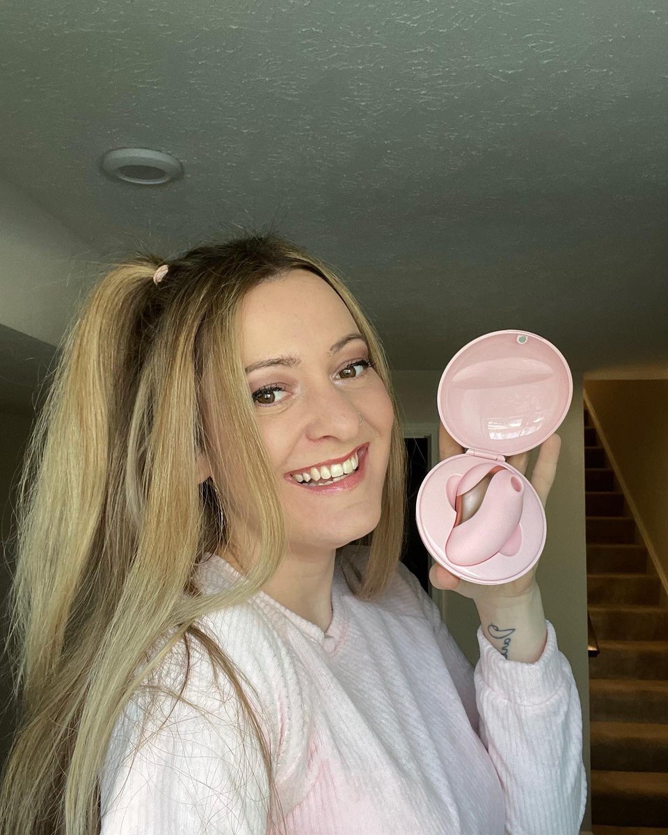 Scene Queen on Twitter: "Wanna put the OOO in hotel? I’m hooking you