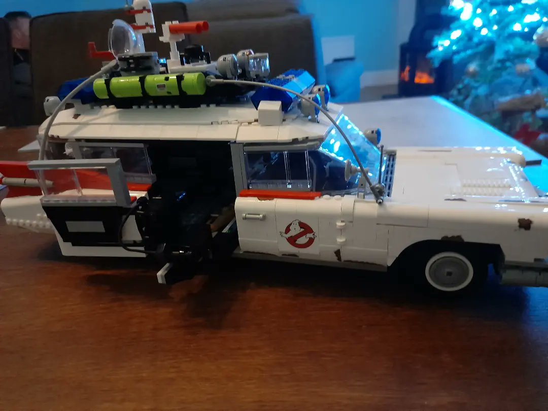 HgWhaley's tweet photo. Finally Finished Building my new Lego Ecto-1 from #ghostbustersafterlife. 😁 #ghostbusters #ecto1ghostbusters #lego #legophotography https://t.co/RyXg9m8XbW