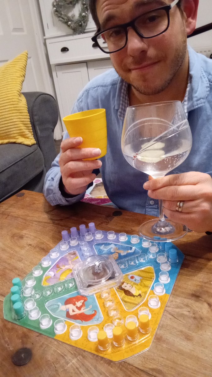 It's 9.15pm Boxing Day. Both kids in bed. Only one thing for it- MUST BEAT HUSBAND AT DISNEY PRINCESS LUDO!! We are sooo addicted to this 🤣🤣