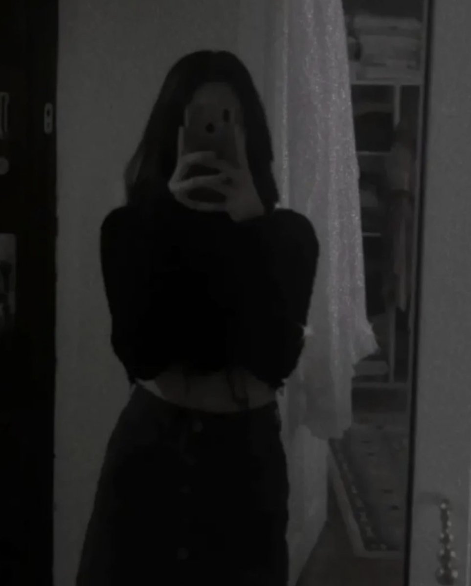 Bu sefer karanlık ve blurlu bir pozz ✨👌🌃