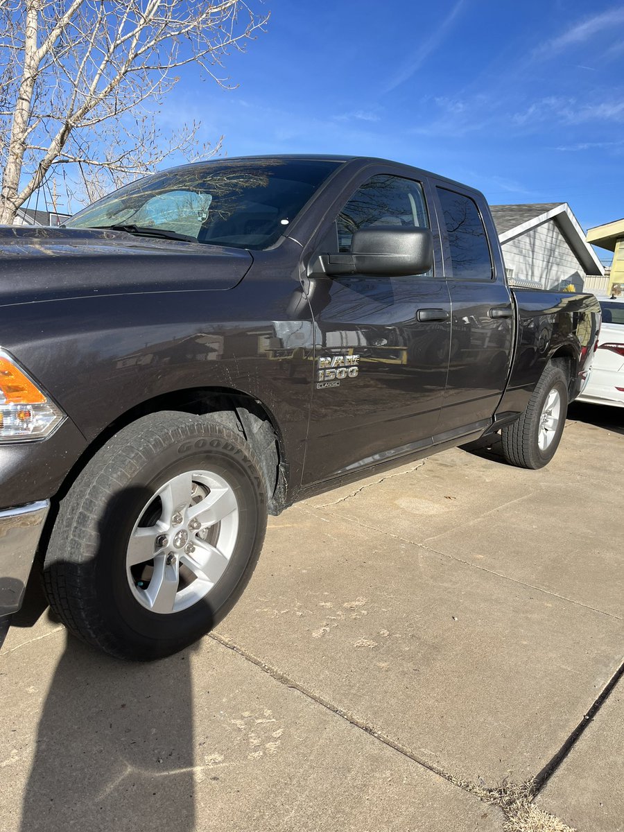 AngelHe53773113's tweet photo. I got the best wife in the world she got me a brand new truck from r Christmas it’s a 2021 ram 1500 classic v6 great truck thank u Dawna Hernandez https://t.co/Ib9OVp3NmL