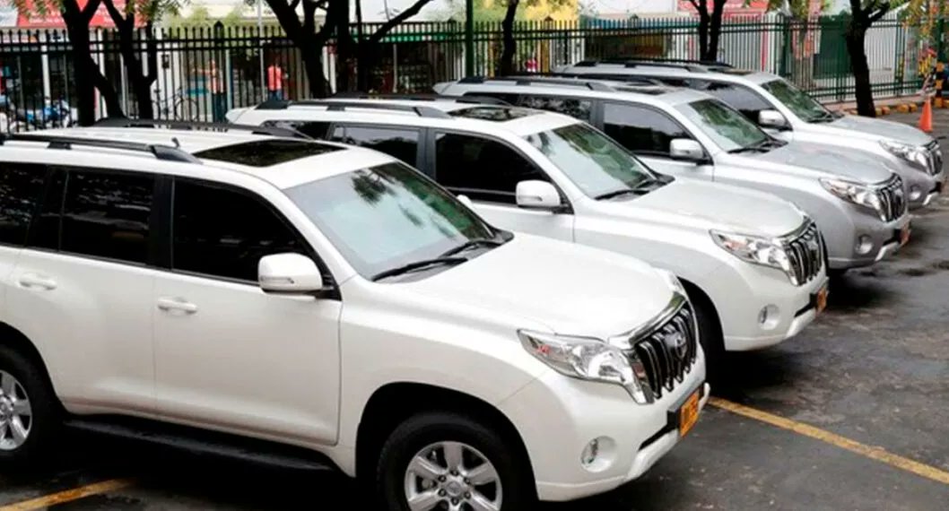 pulzo's tweet photo. Cámara de Representantes desechará 46 Toyotas por obsoletas; solo tienen 5 años de uso 😲👉 https://t.co/dxPqF29VbC https://t.co/p8CXww52t6