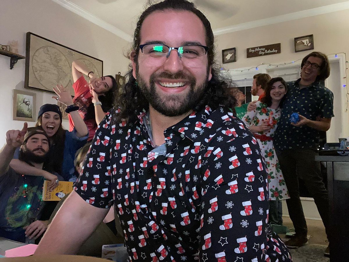 calpal910's tweet photo. Forgot to post - I had a great time with friends this holiday season. Thankful for these friendships ❤️💚
#christmas #merrychristmas #happyholidays #holidays #party #gettogether #birdcallcast #castparty #celebrate #tistheseason https://t.co/I999D2OdW7