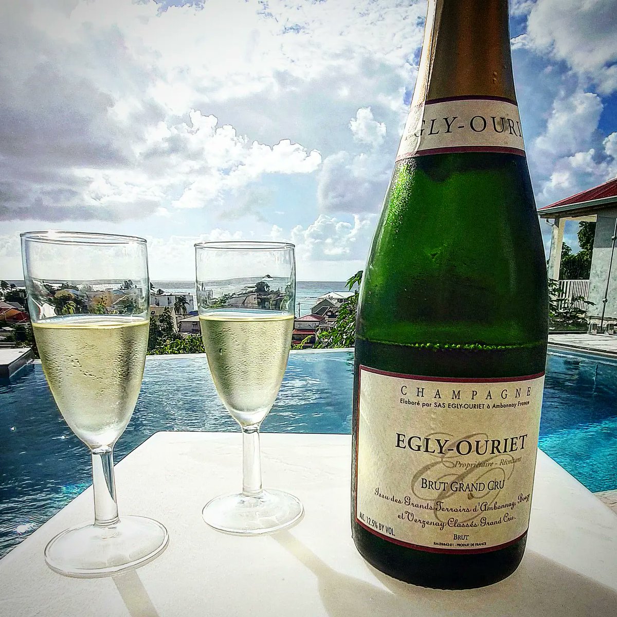 Superbe vin de #Champagne #eglyouriet 🚀💣  <a href="/ChampagneFaivre/">David FAIVRE</a>