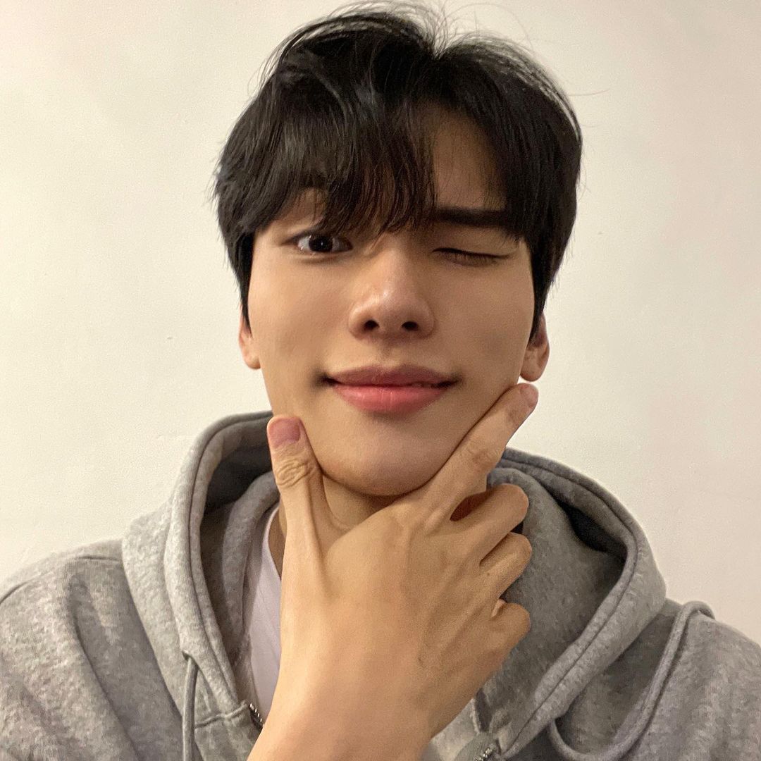 #NewProfilePic 
Sim, meus dedos são pequenos...