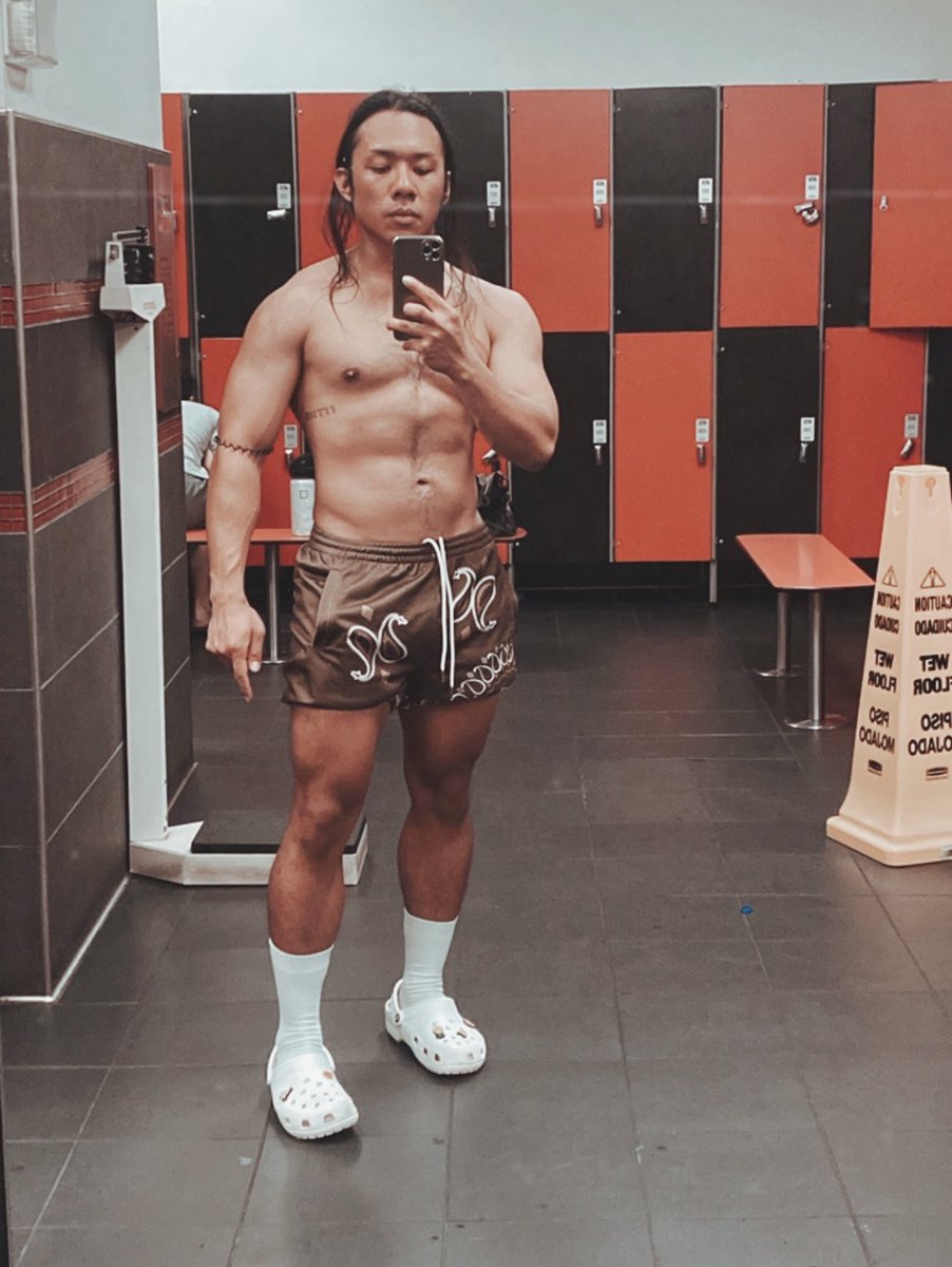 Antoooneee's tweet photo. Twitter can have this first. 
Home gym 1.5 years to only getting a membership just this year. 
2 years ish consistent.
Fucked up my lower back and broke my hand during the process. 
Discipline > motivation. 
Stop waiting for a new year to start your goals. You got dis👌🏾 https://t.co/hnuKZuyoKH