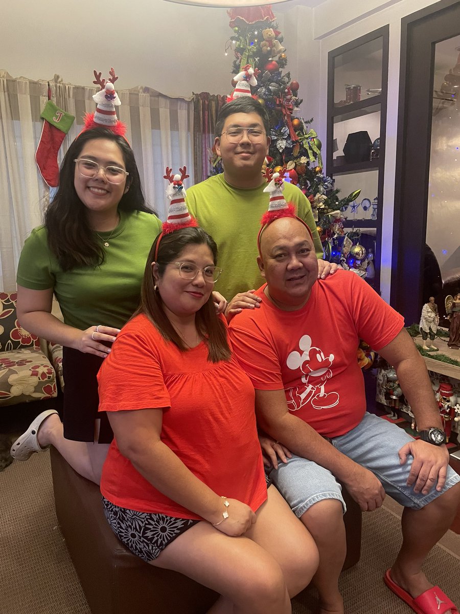 BoomLuisss's tweet photo. Merry Christmas 🎄🎄🎄 https://t.co/3jIYe2CHuM