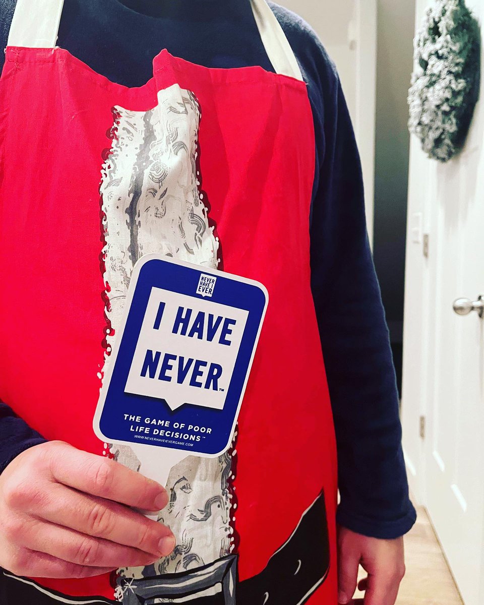Never have i ever hosted a Christmas party 🎄♥️🎅🏻

#neverhaveiever #neverhaveievergame #game #gamenight #partygame #familygame #truthordare #nojudgment #santa #apron #festivr