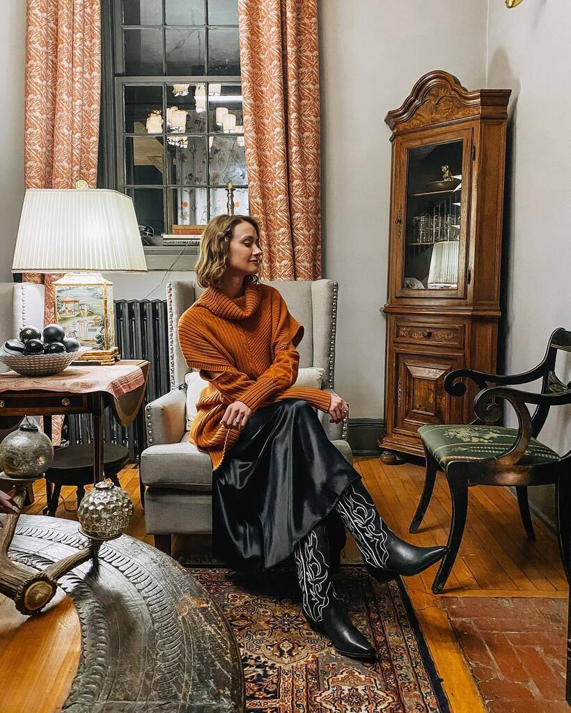 districtofchic's tweet photo. I like when someone else does the decorating.🎄
.
As many of you know, Bath County, Virginia holds a special place in my heart and there’s no place I’d rather spend the holidays. But after many years coming down here, I’d never been to the long-establ… https://t.co/SRMZy8YkP6 https://t.co/lxahdGojZN