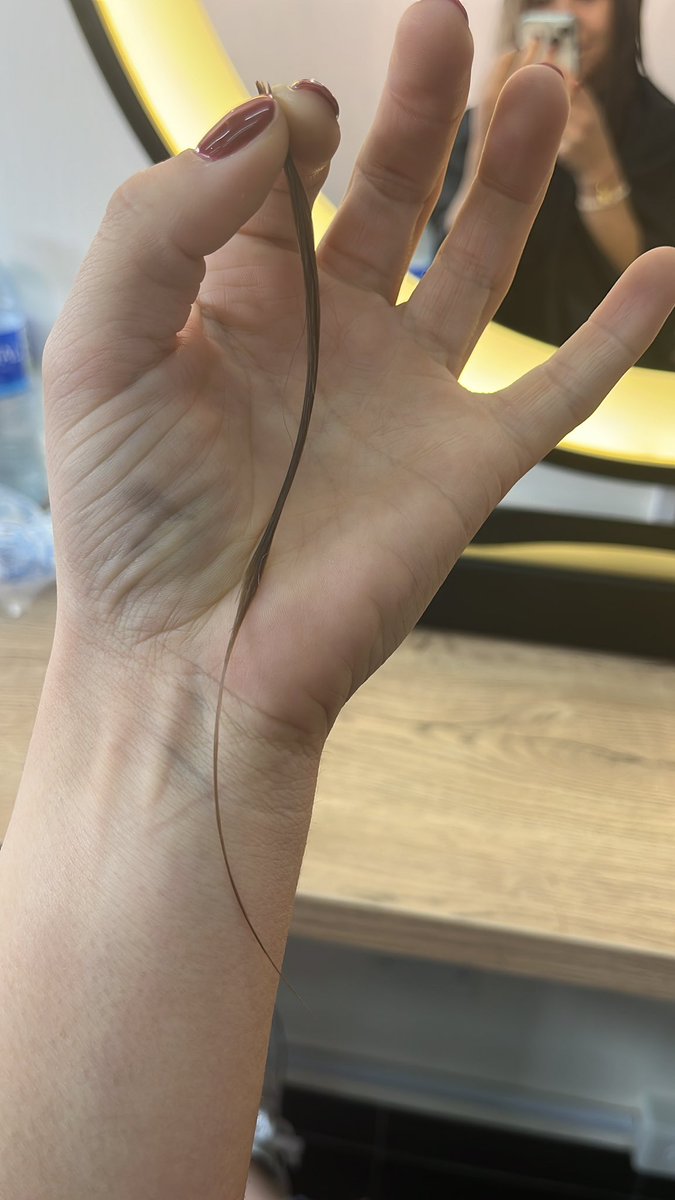 Lasofia960's tweet photo. Déjenme mostrarles los 5cm de un peluquero. https://t.co/VsqoAMVbO8