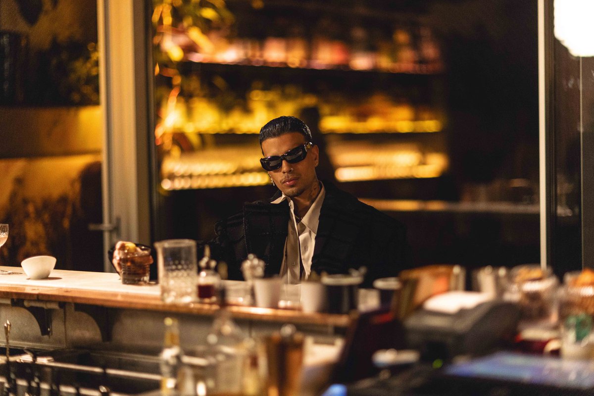rauwalejandro's tweet photo. 🥃 🪐🎥🎞 🕰⏳🕰⏳ https://t.co/rarGqCH1Nu