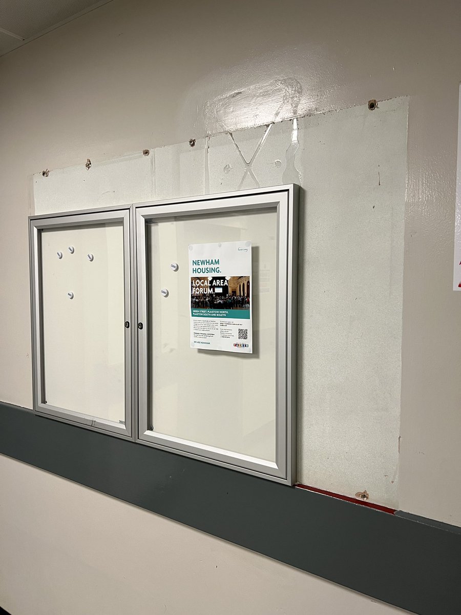 CutnCraftD's tweet photo. @NewhamLondon takes down 2 perfectly fine enclosed notice boards. Replaces with 2 smaller ones (don’t worry about the paint job) stick a poster on top 🤦🏼‍♂️ like what’s the actual point. #victoriapoint https://t.co/K2NhuNi5yU