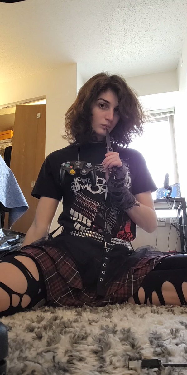 notSuspic0us's tweet photo. dont mind the severe middle part in that one https://t.co/OS5dP1uqiQ