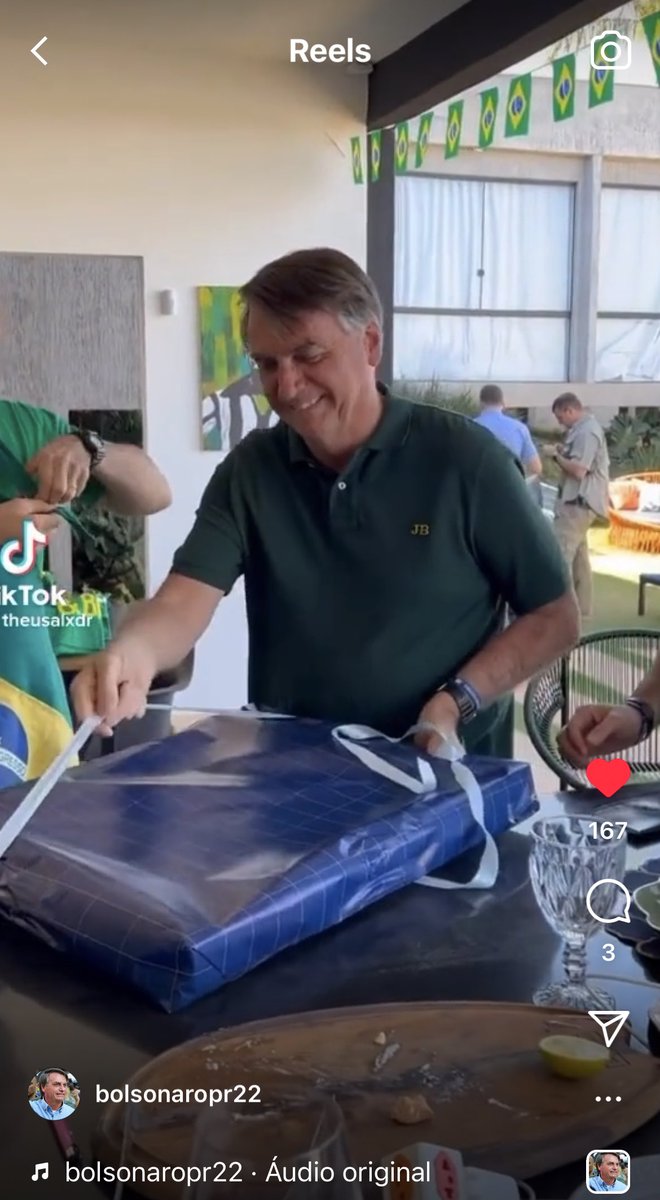 Nova postagem de Bolsonaro !!!
Um presente ?